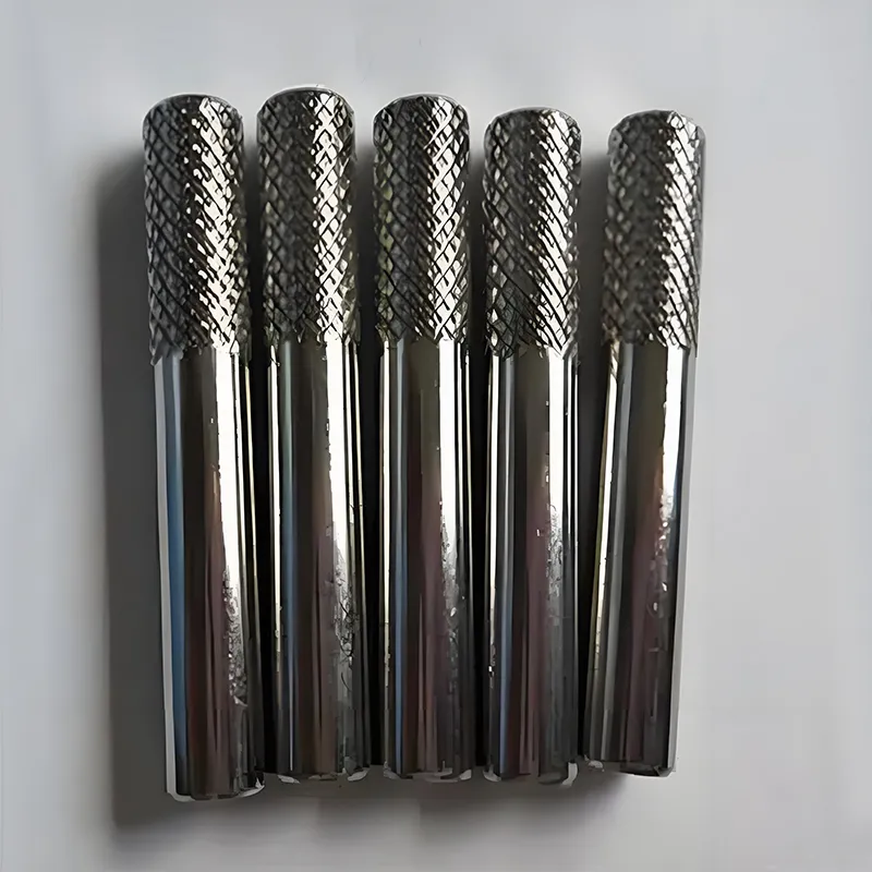 Металлический установочный штифт с насечкой