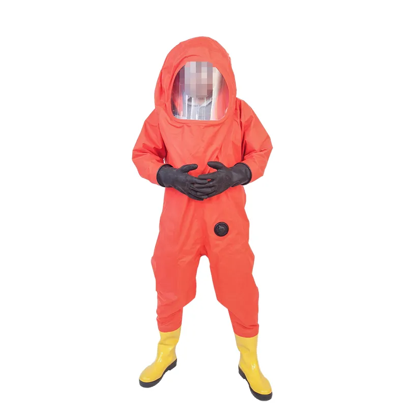 Лёгкий и тяжёлый защитный костюм от химических веществ
