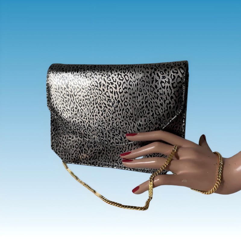 Одежда и аксессуары