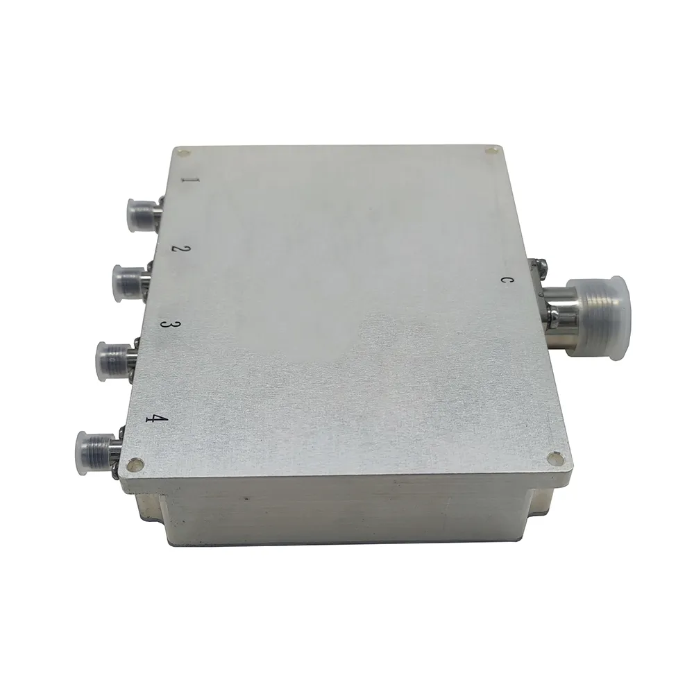 Одновходовой четырехканальный делитель мощности