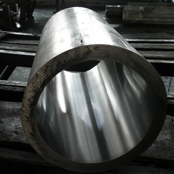 Хонингованные цилиндры: достижение новых пределов производительности в гидравлических системах с зеркальной точностью!