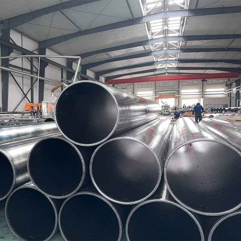 Композитная труба из полиэтилена с перфорированной стальной лентой в качестве армирующего слоя