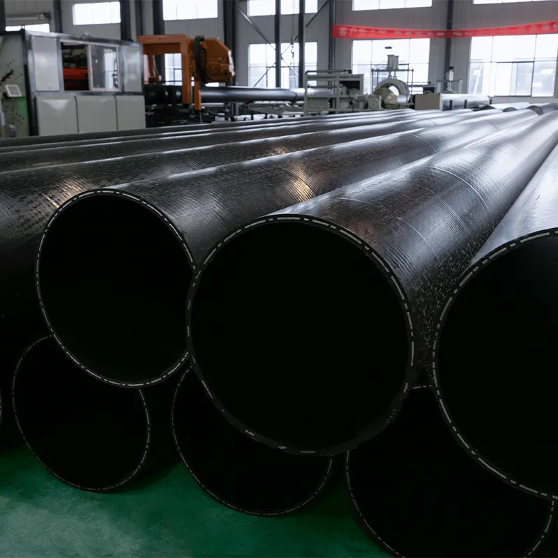 Композитная труба из полиэтилена с перфорированной стальной лентой в качестве армирующего слоя