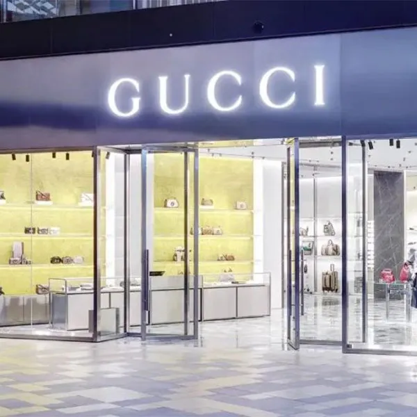 Флагманский магазин GUCCI в Монреале, воплощающий чистую итальянскую эстетику