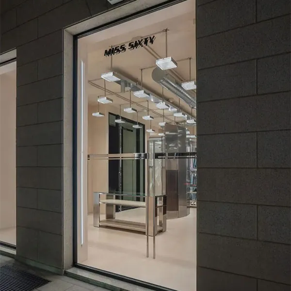 Miss Sixty – современные дизайнерские приемы, интегрированные в классическую архитектуру