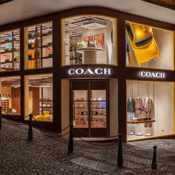 Дизайн концептуального магазина Coach 2025: сочетание наследия Нью-Йорка и местной культуры Макао