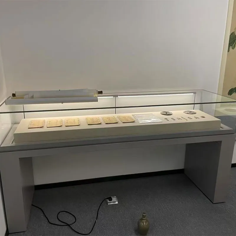 Музейная витрина-Отдельно стоящая витрина 2