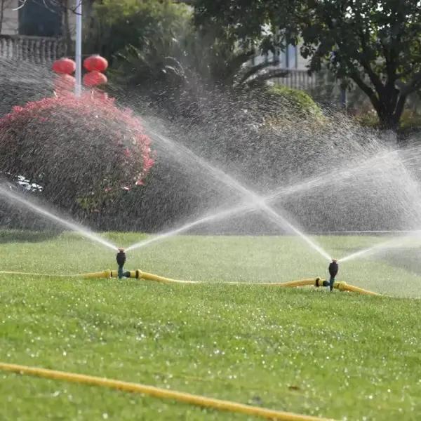 Интеллектуальная система орошения GreenEco вышла на русскоязычный рынок, а дистанционное управление совершает революцию в области экономии воды.