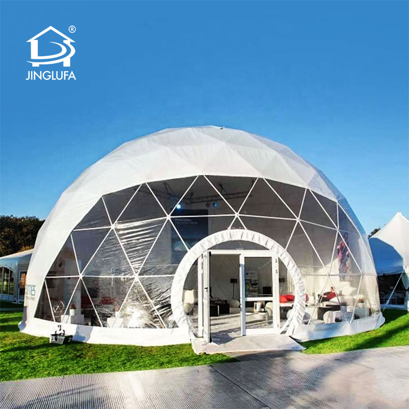 Полупрозрачный куполообразный шатер