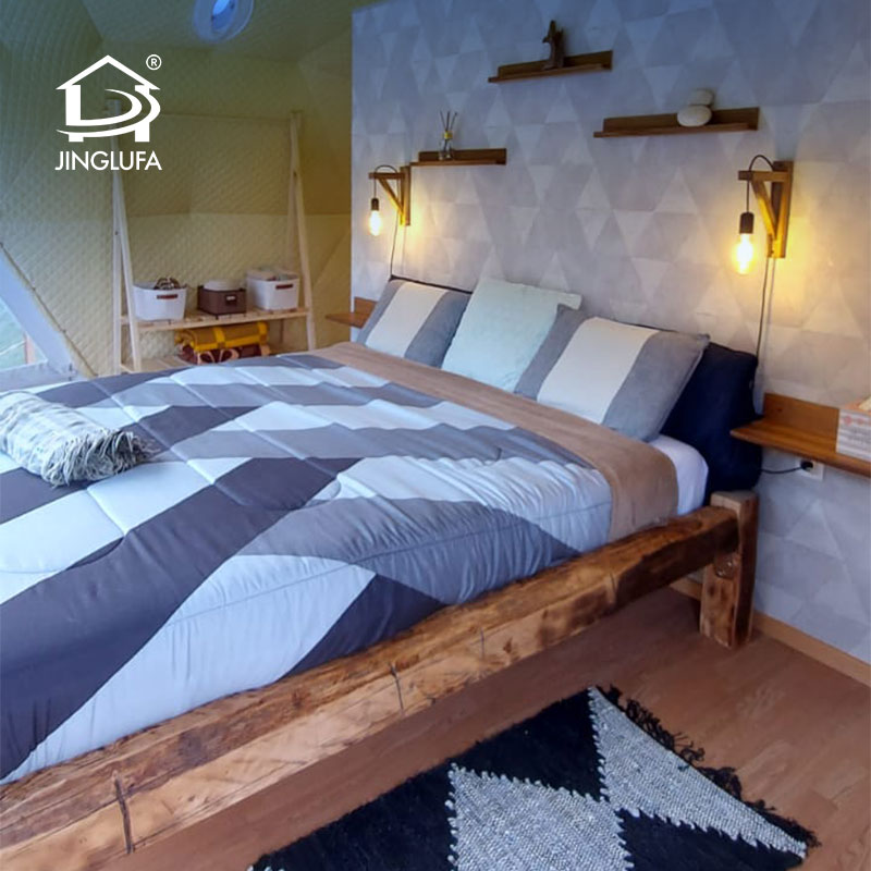 Полупрозрачный куполообразный шатер