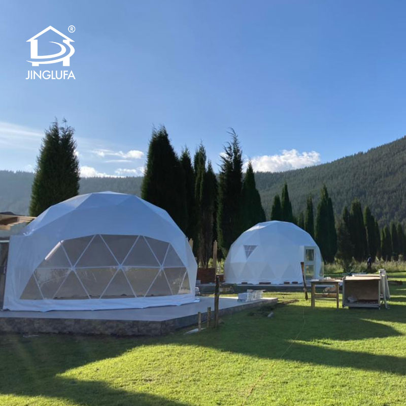 Полупрозрачный куполообразный шатер