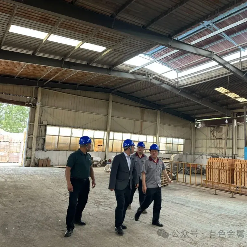 Делегация Алюминиево-углеродного отделения посетила ООО Цзиюань Цзиньфэн Огнеупорные Материалы