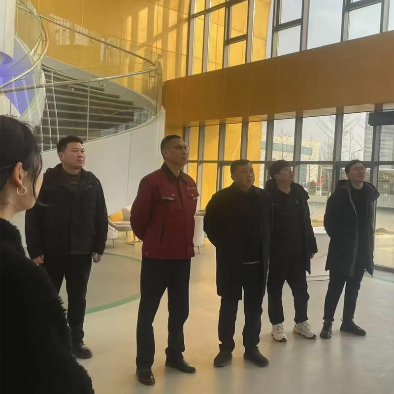 Вэнь Илю, председатель совета директоров компании «Донгфанхун»: межотраслевое развитие и углубленная работа в своей сфере, а также руководство модернизацией предприятия на основе профессионального мастерства