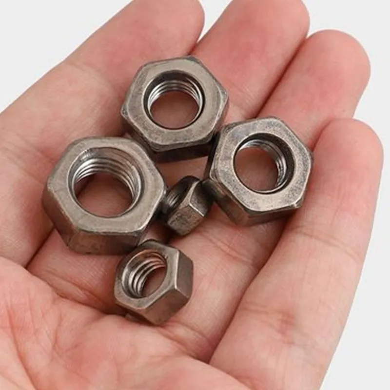 Титановая гайка