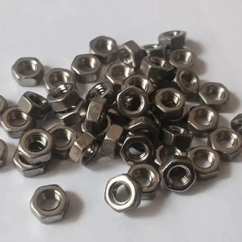 Титановая гайка