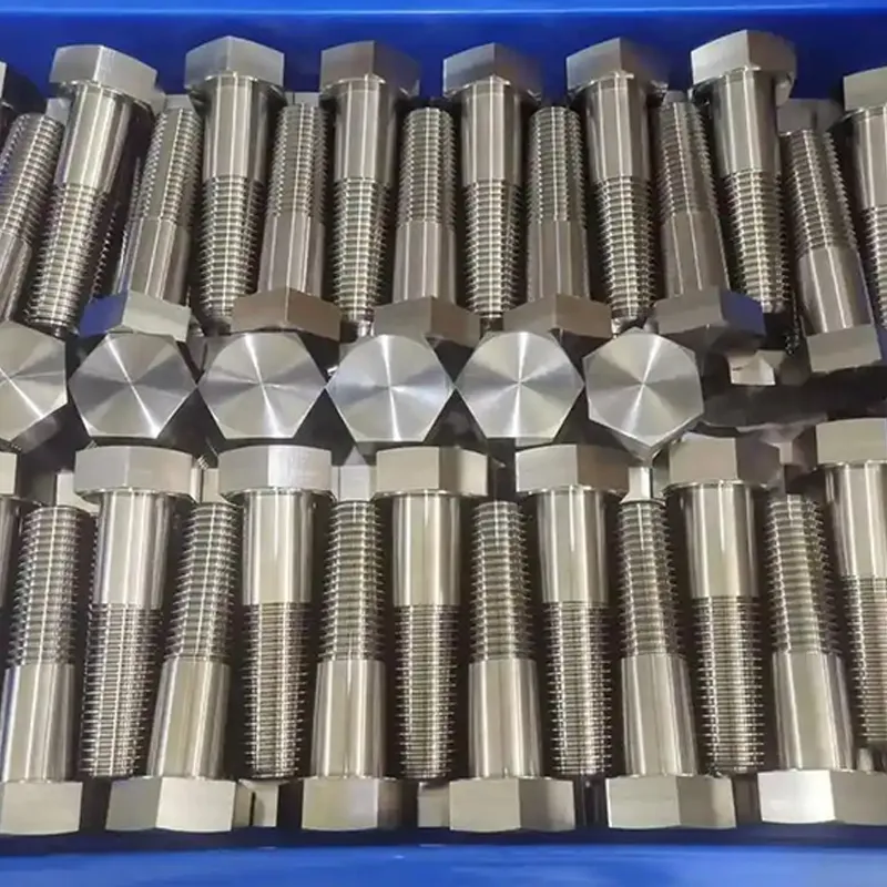 Титановый винт