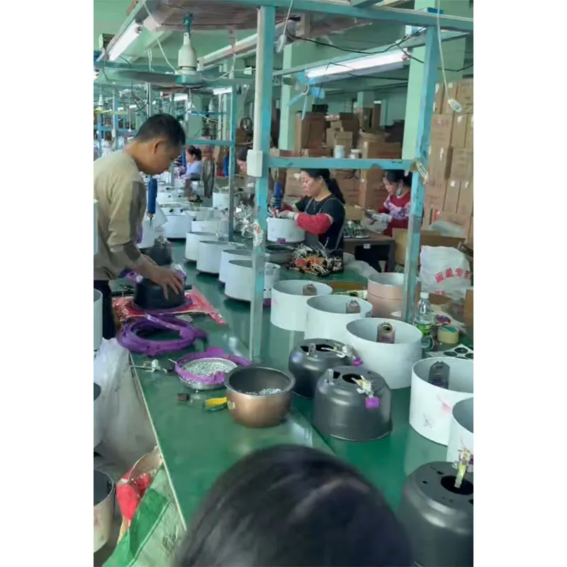 Кантонская ярмарка принесла плодотворные результаты: клиенты посетили завод, чтобы начать новый этап сотрудничества — наличные заказы в долларах США, оформленные прямо на месте, подтверждают доверие к партнерству