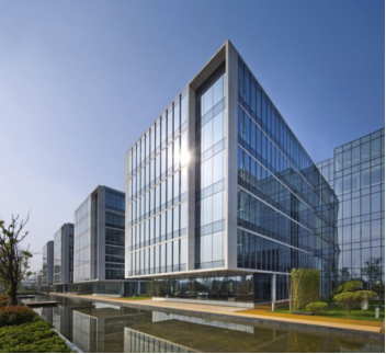 Изучение возможностей применения специального стекла в отраслевых решениях