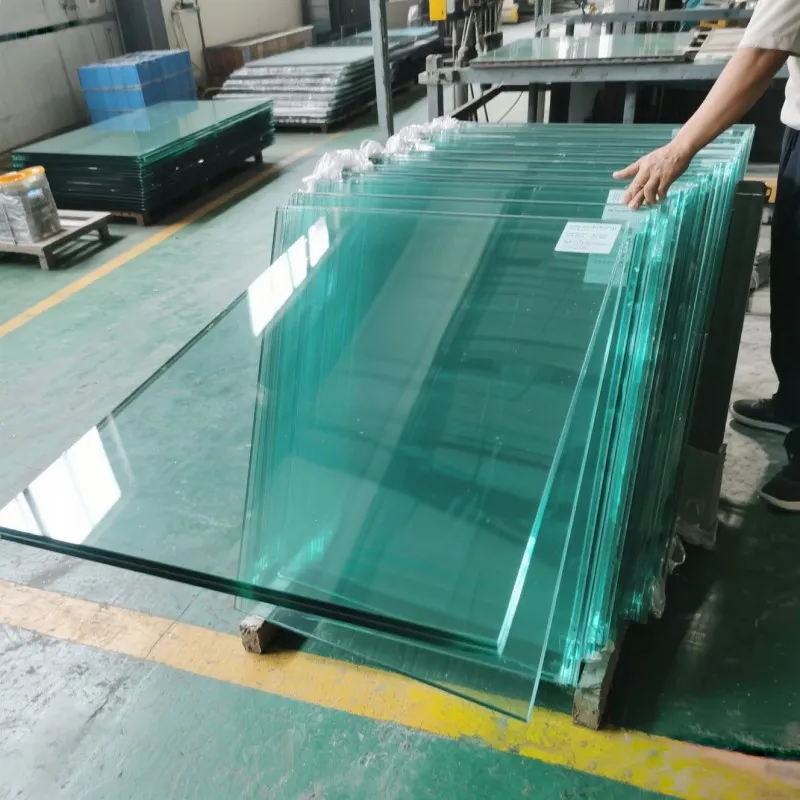 Плоское и гнутое закаленное стекло