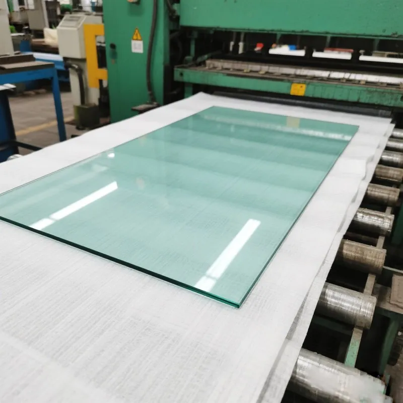 Плоское и гнутое закаленное стекло