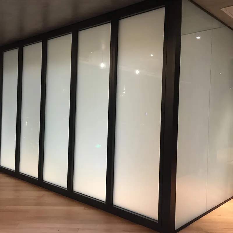 Стекло с регулируемой прозрачностью