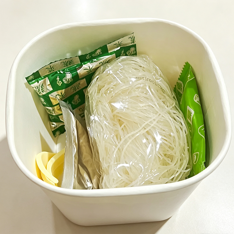 Насладитесь восхитительным вкусом всего за 5 минут в кипящей воде; лапша быстрого приготовления из риса грубого помола Changen получила широкое признание в интернете за свое качество.