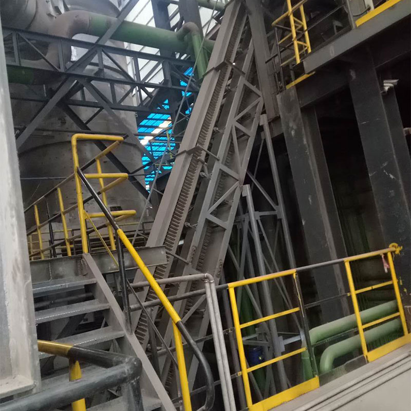 Крутонаклонный ленточный конвейер