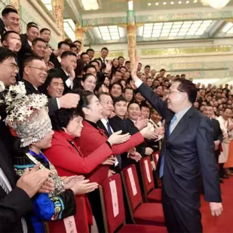 Удостоен чести | Председатель Лу Маошэн удостое...