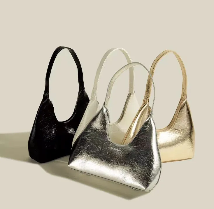 Перламутровая кожа с глянцевой поверхностью для...