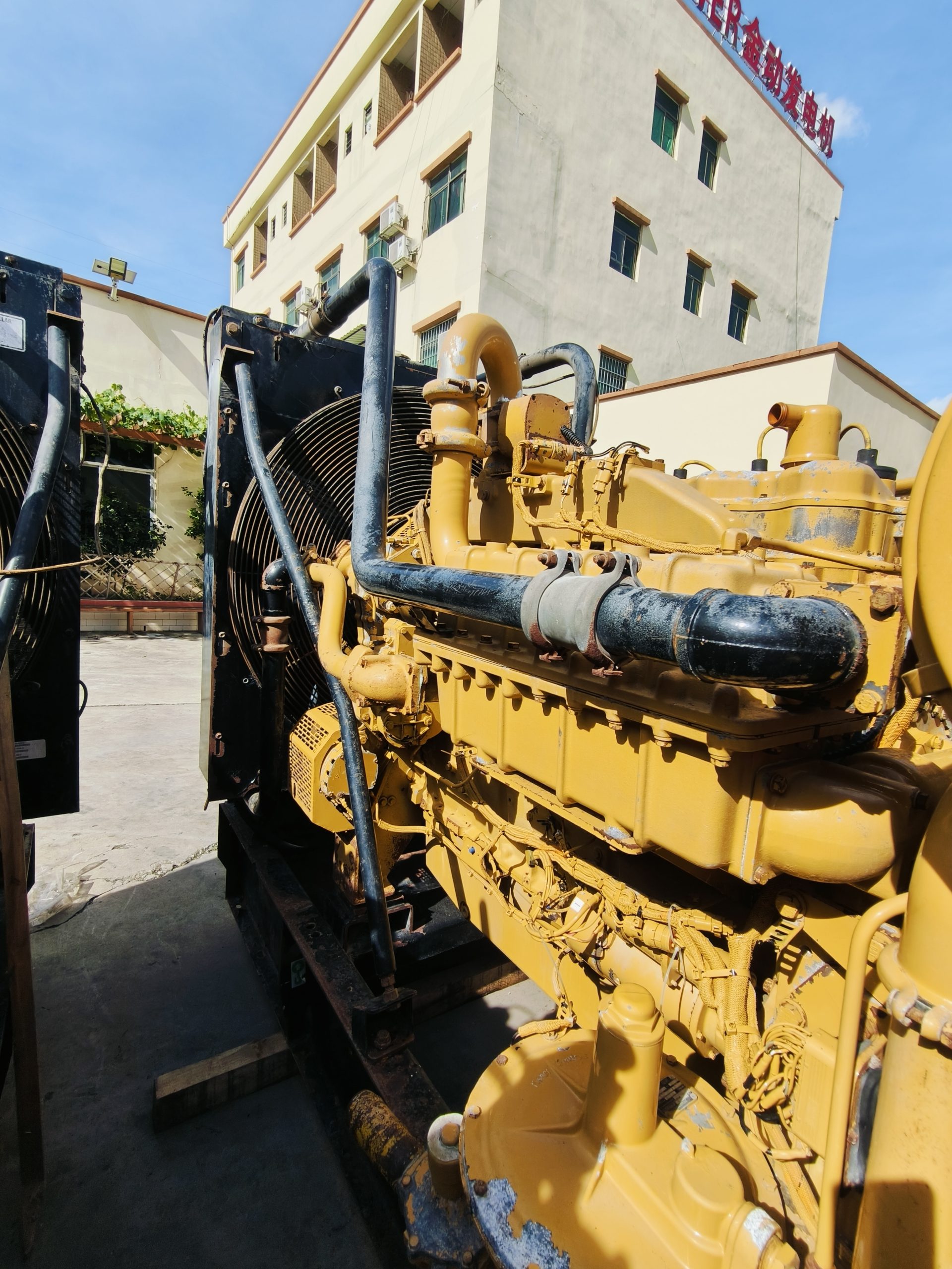 Бывший в употреблении / подержанный газовый генератор Caterpillar, трёхфазный, 400 В, 50 Гц, 160 кВт / 200 кВА, на природном газе