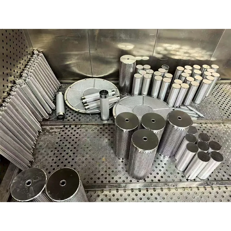 Фильтрующий картридж из спеченной сетки из нержавеющей стали марки 304 (многослойная спеченная сетка)