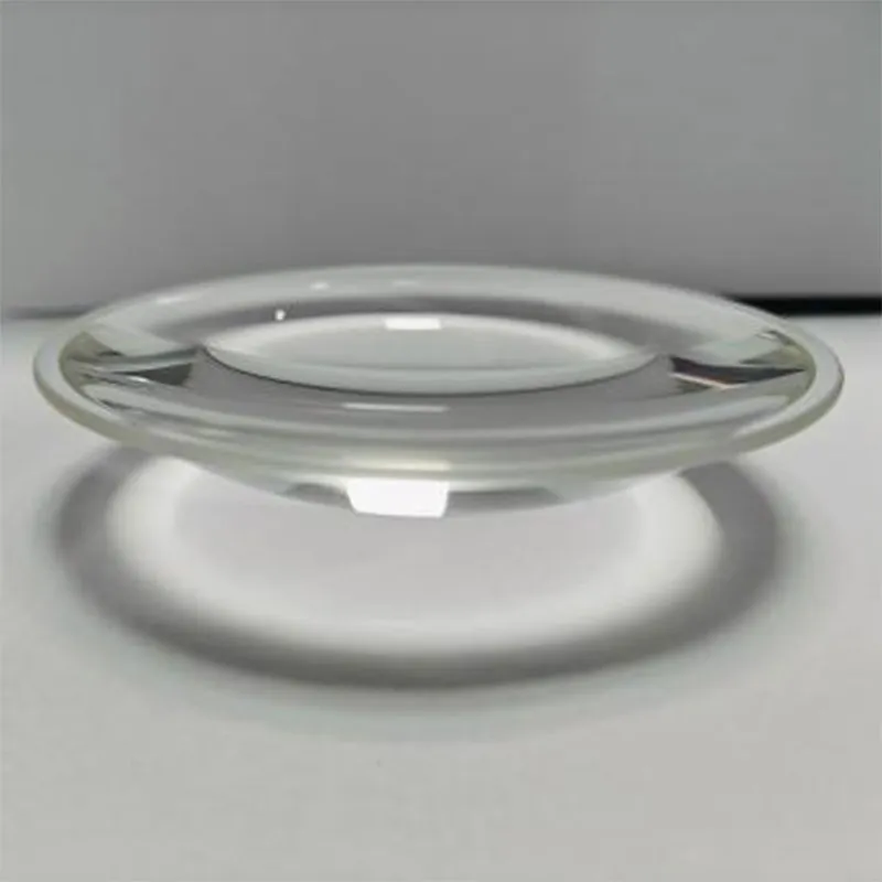 Линза для фокусировки в оптических осветительных система