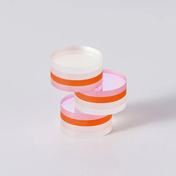 Сравнительный анализ склеенных фильтров и интерференционных фильтров с покрытием