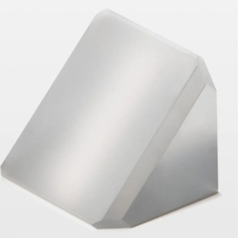 Оптическая треугольная призма