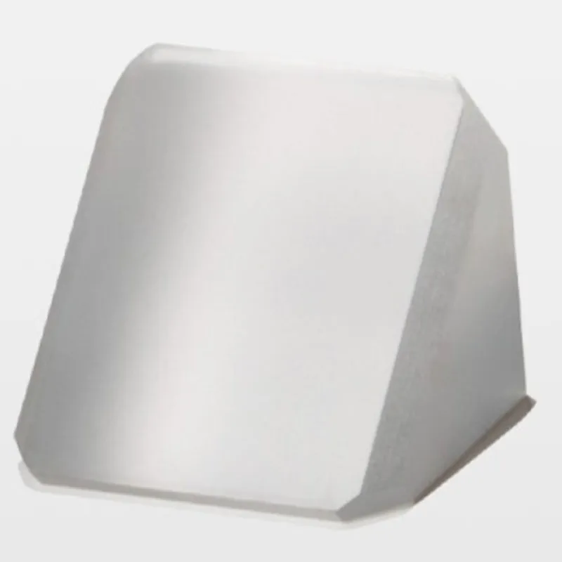 Оптическая треугольная призма