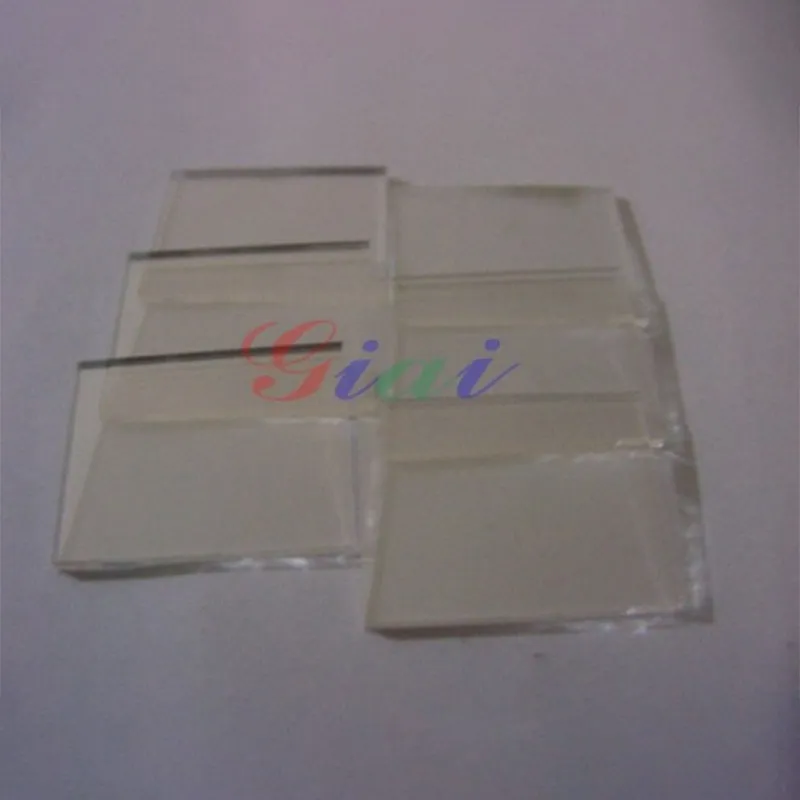 Широкополосный светоделитель для диапазона 400–700 нм