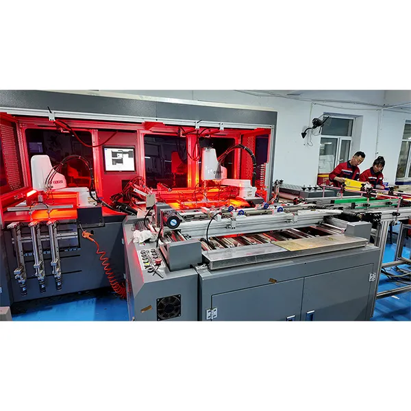 Changchun Longfeng Packaging: Полностью автоматическая машина для горячей штамповки помогает улучшить текстуру высококачественной упаковки.