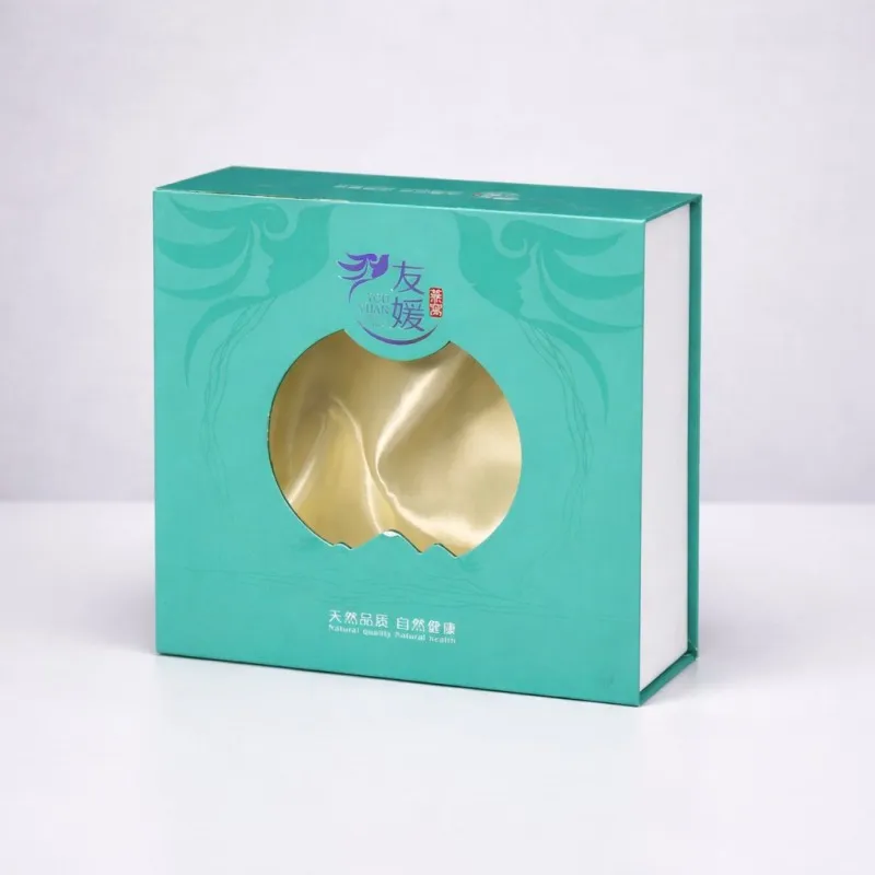 Коробка с откидной крышкой и окошком, отделанная шелком