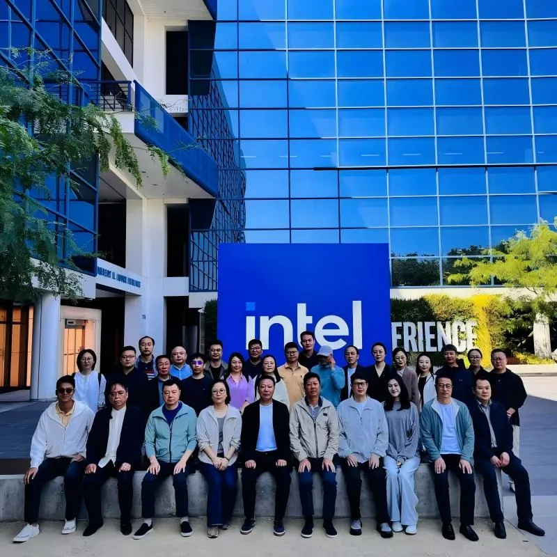 Цифровой интеллект открывает новые пути, намечая план на пятнадцатый пятилетний период – успешно завершилась полугодовая конференция руководства Фужэнь в США