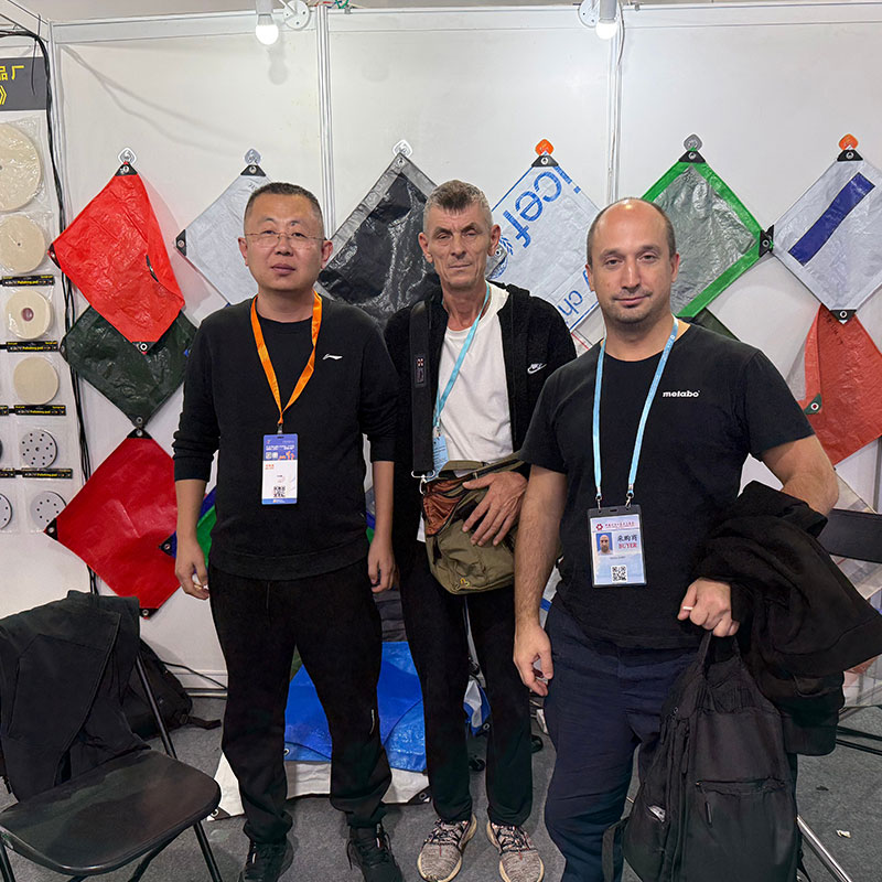 ООО Линьи хао синь пластмассы сияет осенью двойной выставки, функциональные продукты привлекли внимание всего мира