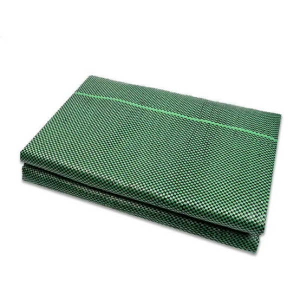 Двухцветная полипропиленовая ткань для борьбы с сорняками (зеленый/черный): Эстетическое решение для ландшафтного дизайна