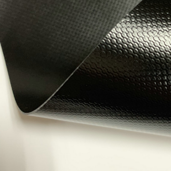 ПВХ-тентная ткань с ножевым покрытием черного цвета (с полной непрозрачностью): Для конфиденциальности и безопасности