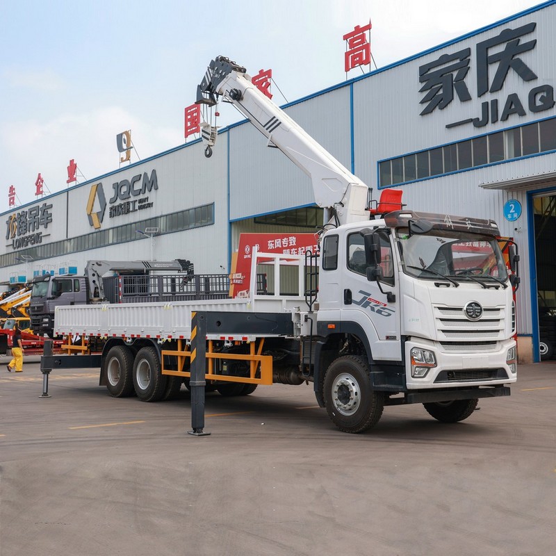 10t JieFang Кран на автомобильном шасси