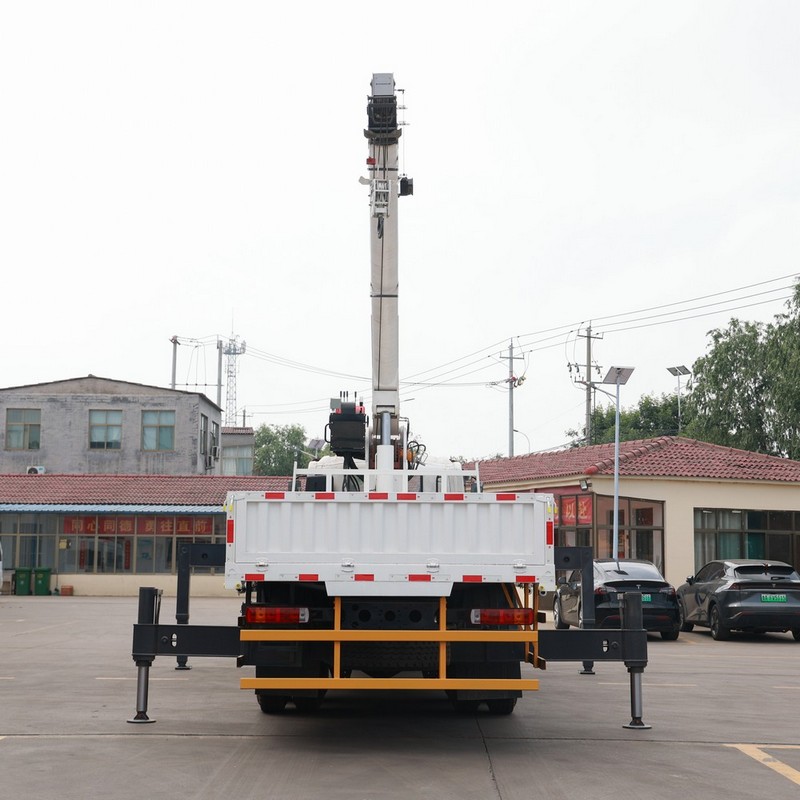 10t JieFang Кран на автомобильном шасси