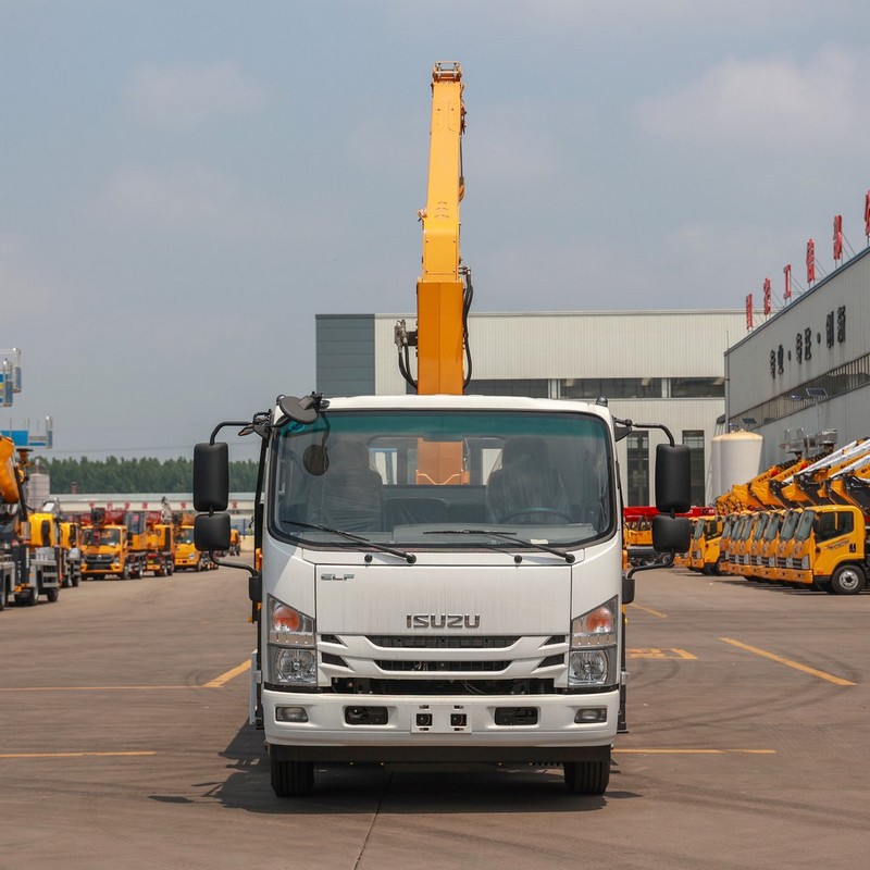 5t ISUZU 700P Кран на автомобильном шасси
