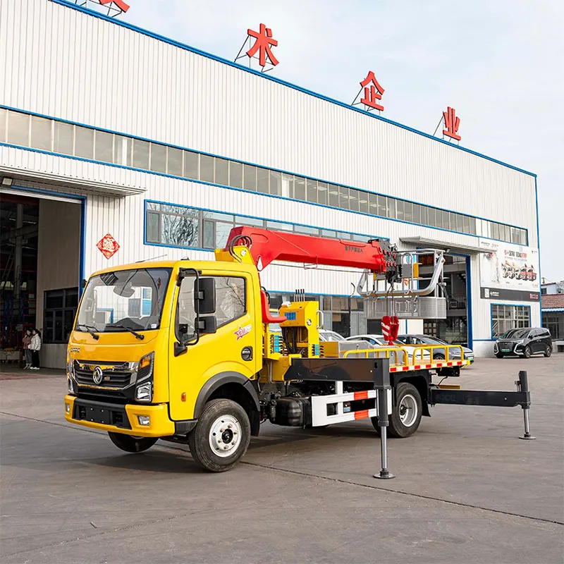 6.3 Тонн DONGFENG Кран на автомобильном шасси