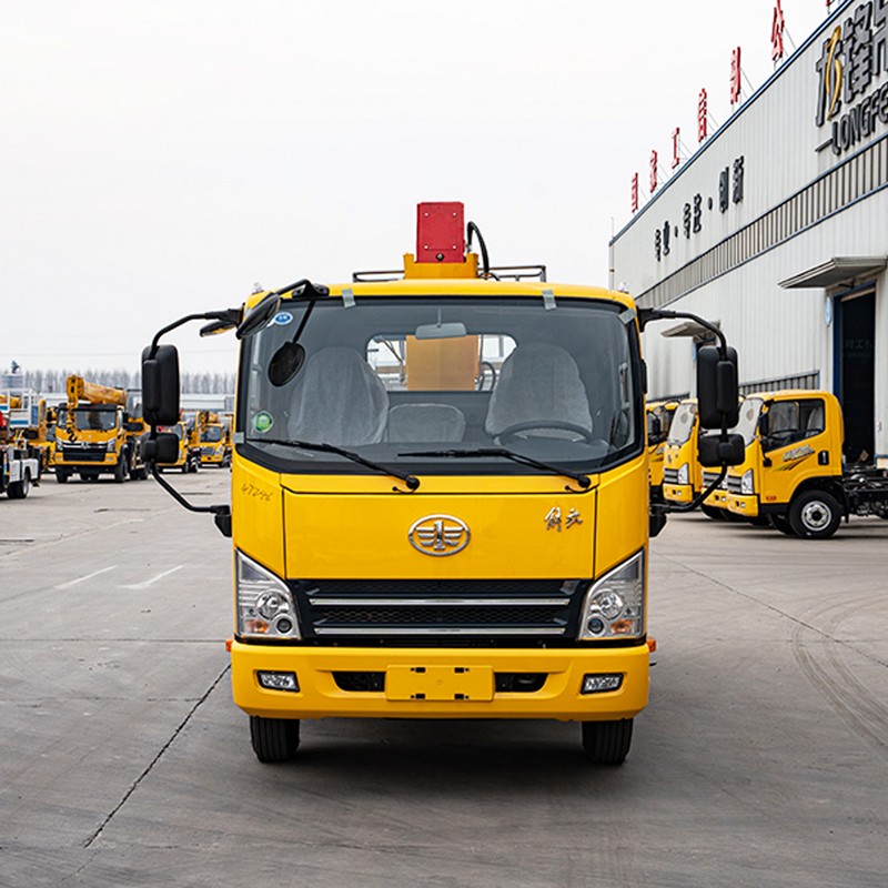 6.3t JieFang Кран на автомобильном шасси