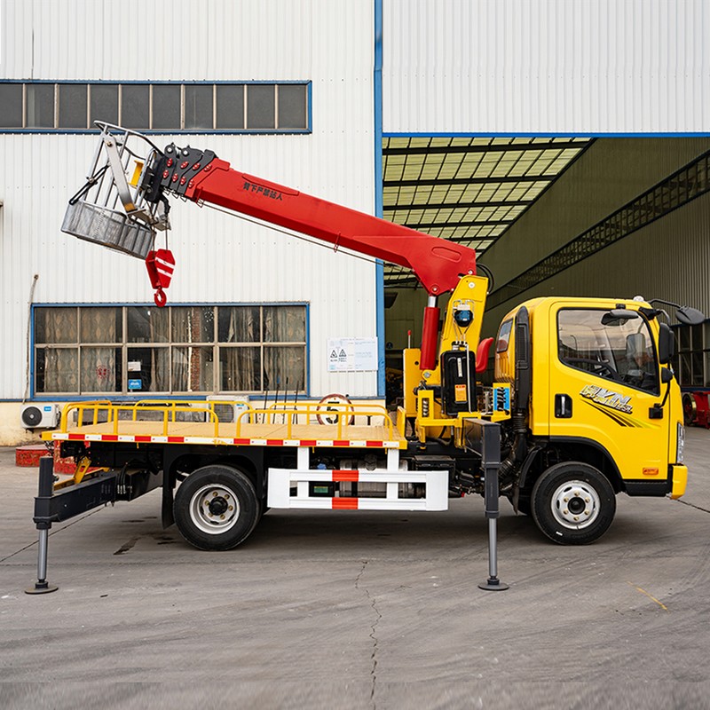 6.3t JieFang Кран на автомобильном шасси