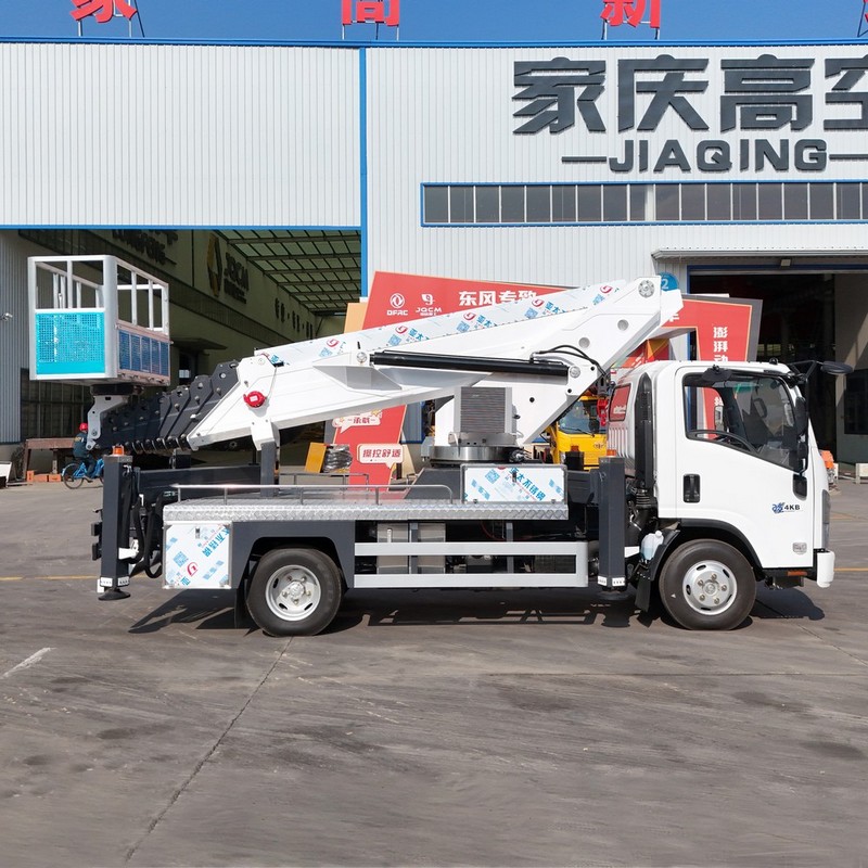 Автомобильная вышка с рабочей высотой 35 м на шасси ISUZU KV100
