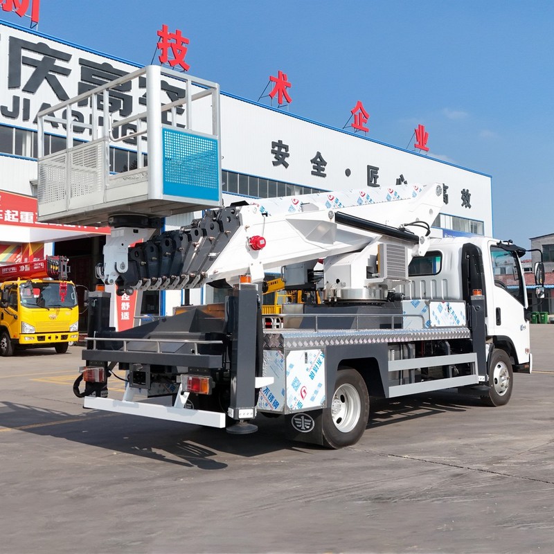 Автомобильная вышка с рабочей высотой 35 м на шасси ISUZU KV100